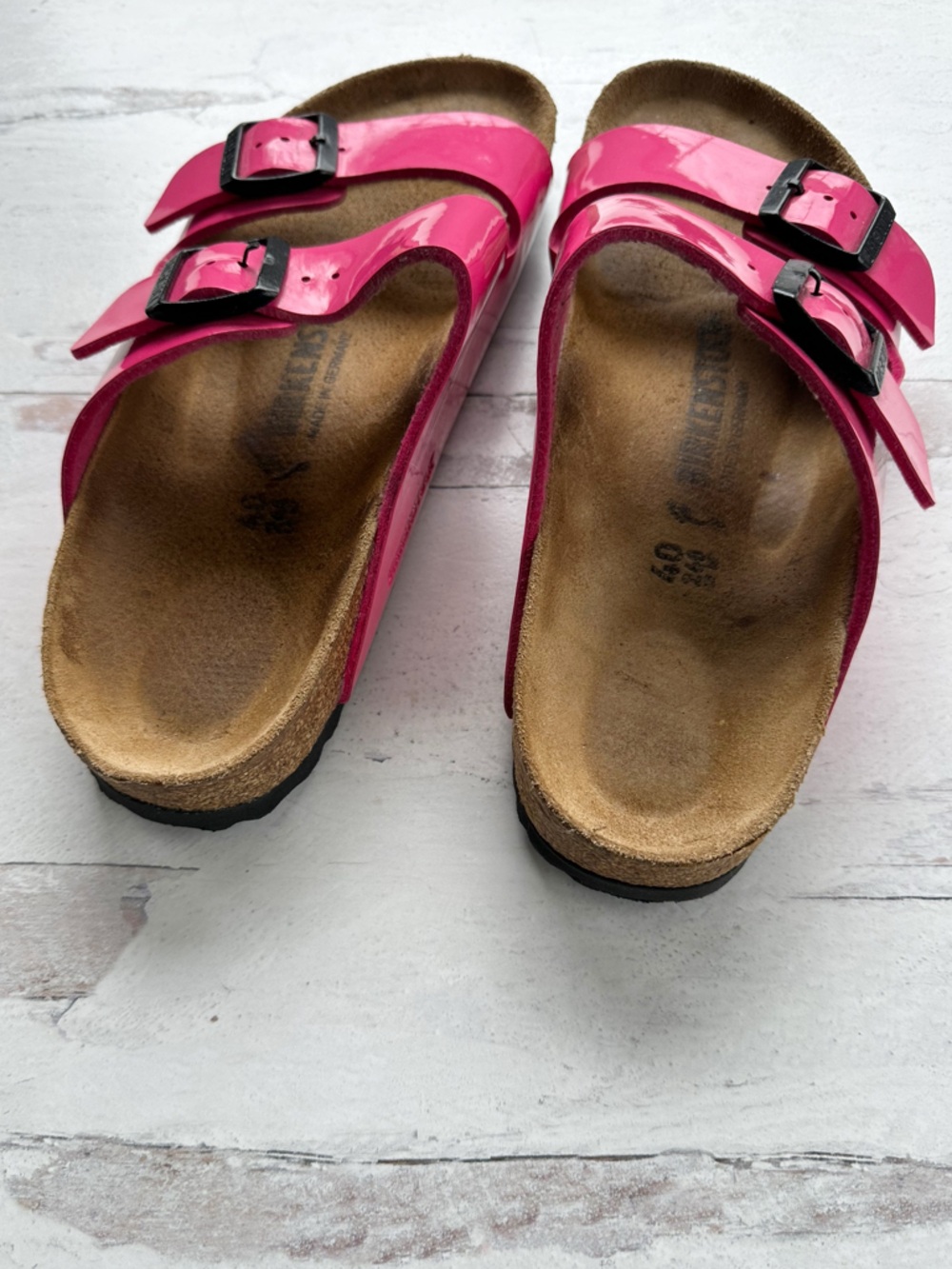 Birkenstock • Arizona Patent Pink Sandals Sz 40 - Picture 7 of 11